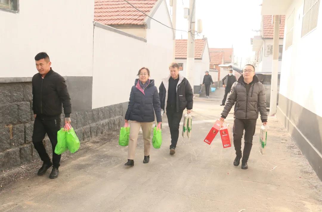 社會(huì)公益|德才集團(tuán)探望膠州市困難群眾，慰問送溫暖，關(guān)懷暖人心(圖3)