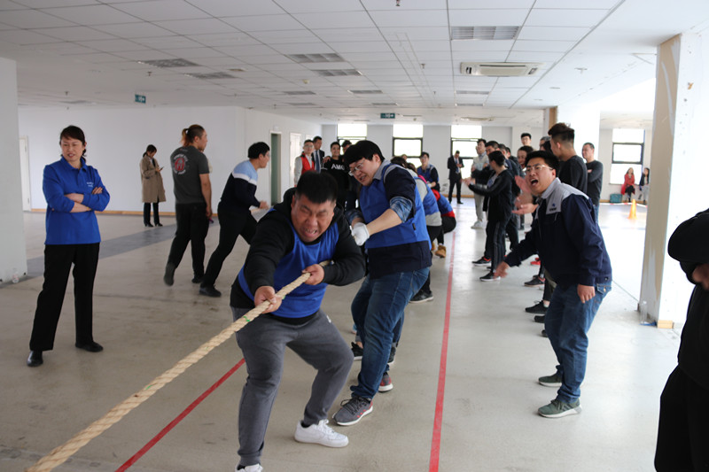 中建聯(lián)合贏得青島市市南區(qū)職工拔河比賽四強(圖2)