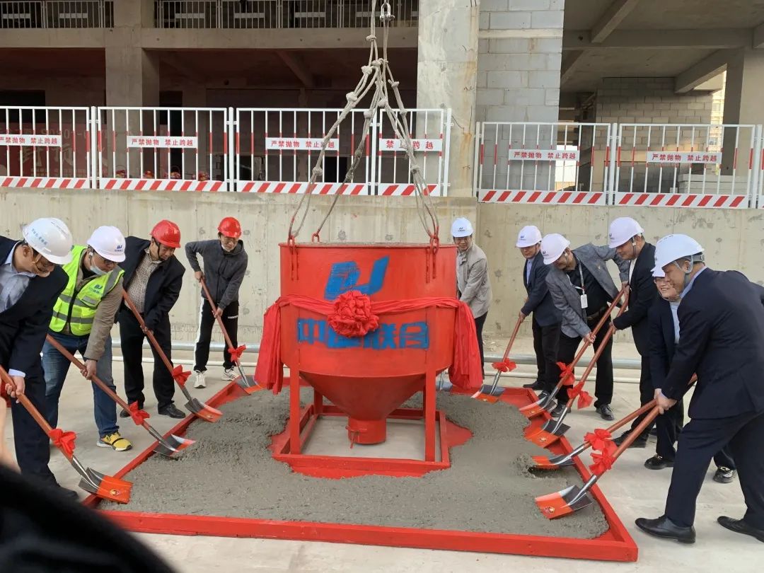 傾心匠筑，未來可期|德才創(chuàng)新中心辦公樓喜封金頂(圖3)